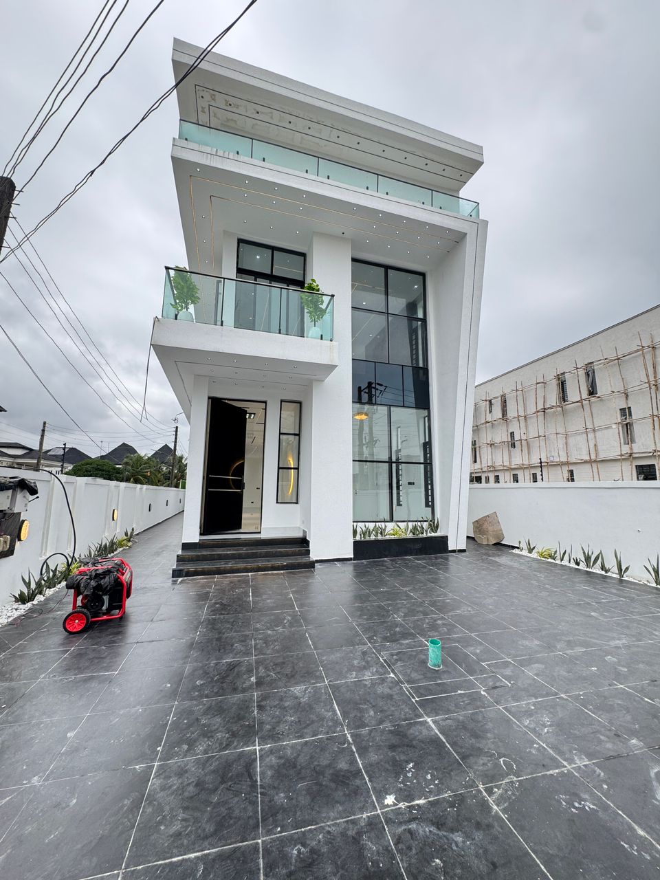 UNIQUE 5-BEDROOM DETACHED DUPLEX.jpeg